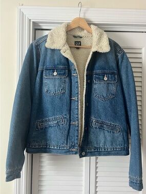 GAP Sherpa Lined Denim Jacket Trucker Jean Jacket Cozy Fleece Lined Blue Size L